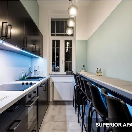 Bpr Agathe Elegant With Parliament View *