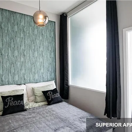 Bpr Agathe Elegant With Parliament View Apartment
