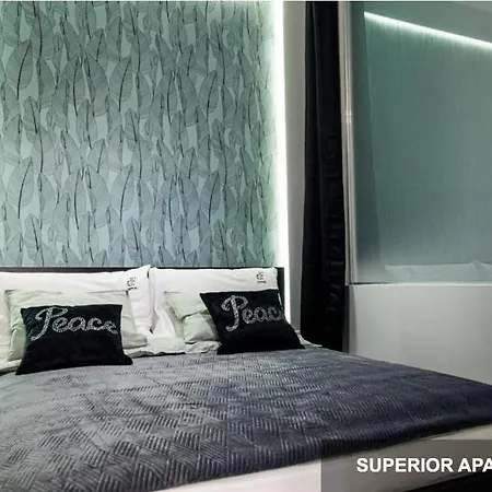 Bpr Agathe Elegant With Parliament View * Budapest