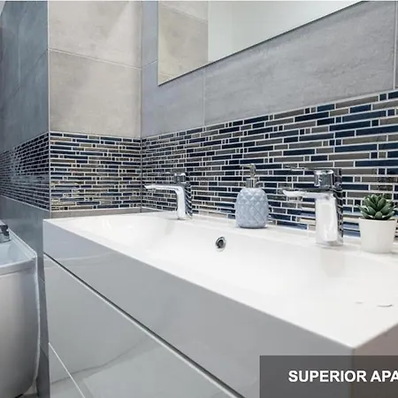 Bpr Agathe Elegant With Parliament View Apartman Budapest