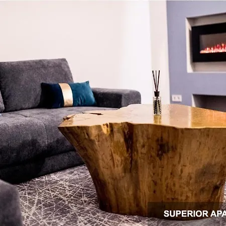 Bpr Agathe Elegant With Parliament View Budapest